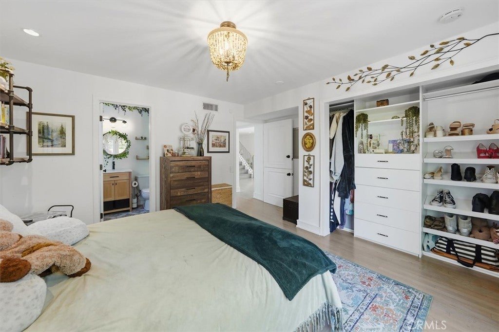 Agoura Hills, California, 91301, United States, 4 Bedrooms Bedrooms, ,5 BathroomsBathrooms,Residential,Active,1966025