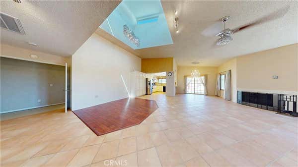 7417 CARDILLO TRL, YUCCA VALLEY, CA 92284, photo 4 of 57