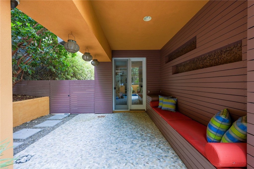 South Pasadena, California, 91030, United States, 4 Bedrooms Bedrooms, ,5 BathroomsBathrooms,Residential,Active,1905130