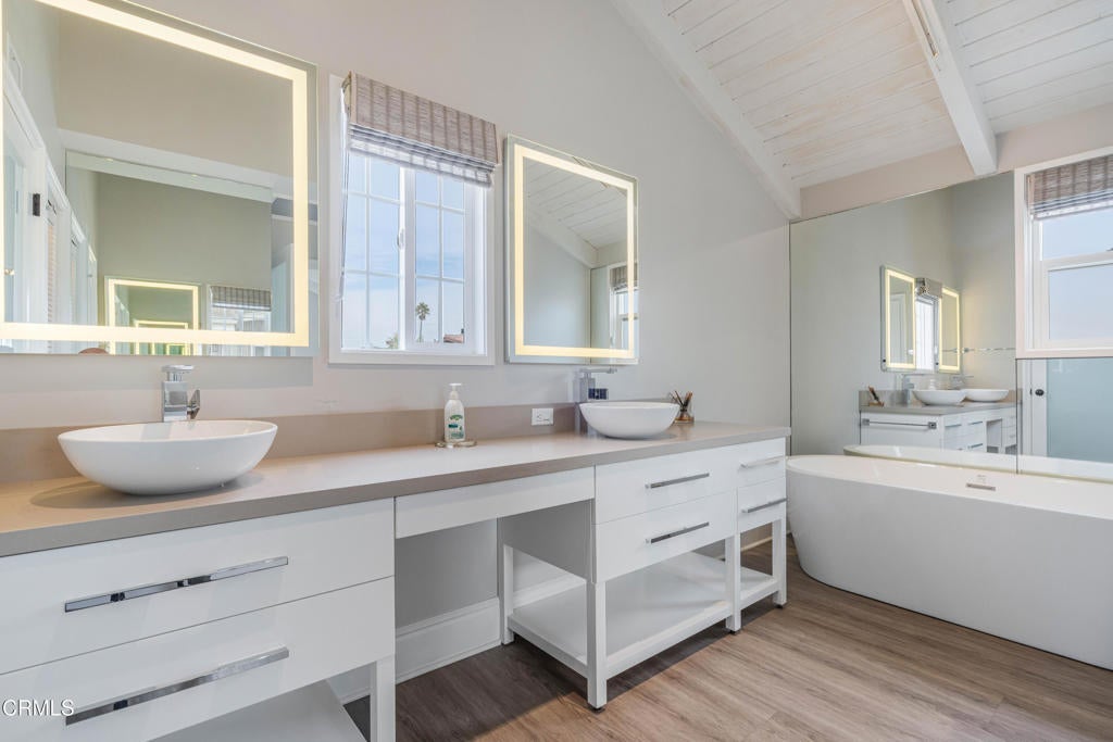 Oxnard, California, 93035, United States, 4 Bedrooms Bedrooms, ,5 BathroomsBathrooms,Residential,Active,1946436