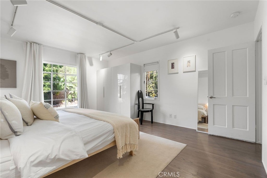 Los Angeles, California, 90027, United States, 3 Bedrooms Bedrooms, ,2 BathroomsBathrooms,Residential,Active,1953705