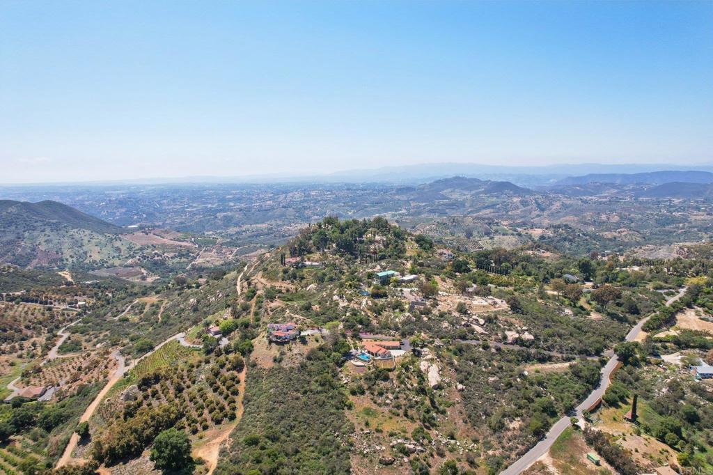 Fallbrook, California, 92028, United States, 3 Bedrooms Bedrooms, ,2 BathroomsBathrooms,Residential,Pending,1929395