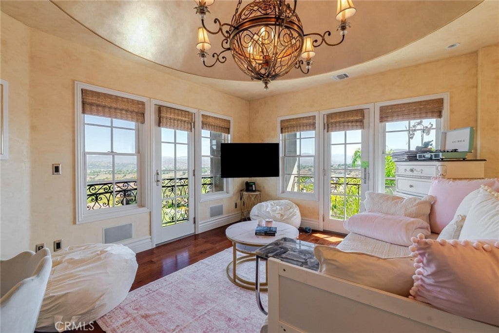 Valencia, California, 91381, United States, 7 Bedrooms Bedrooms, ,10 BathroomsBathrooms,Residential,Active,1959930