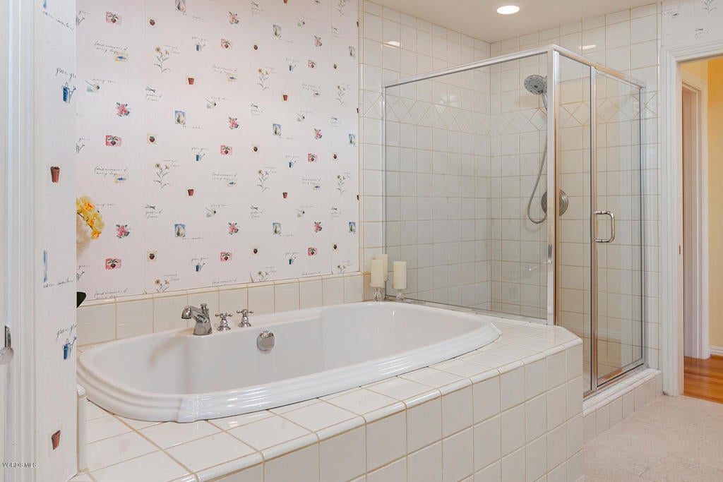 Ventura, California, 93001, United States, 4 Bedrooms Bedrooms, ,4 BathroomsBathrooms,Residential,Contingent,1944037