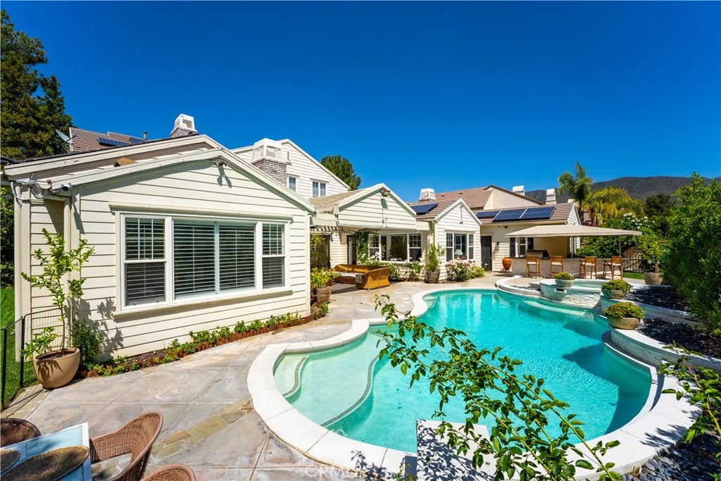 Canyon Country, California, 91387, United States, 4 Bedrooms Bedrooms, ,5 BathroomsBathrooms,Residential,Active,1953690