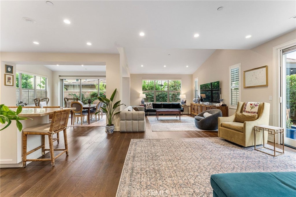 Irvine, California, 92620, United States, 4 Bedrooms Bedrooms, ,4 BathroomsBathrooms,Residential,Active,1986899