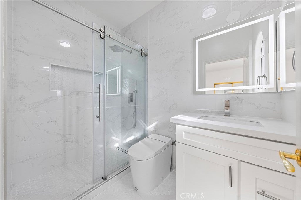 Chino Hills, California, 91709, United States, 5 Bedrooms Bedrooms, ,6 BathroomsBathrooms,Residential,Active,1986872