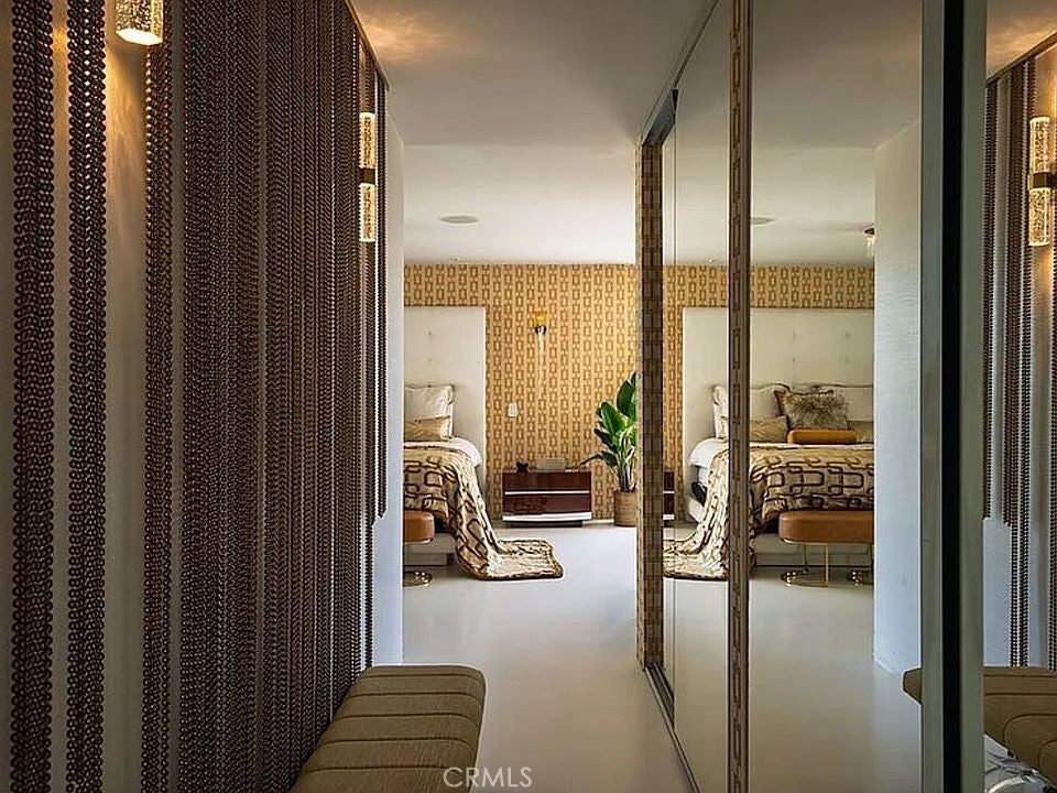 Pasadena, California, 91105, United States, 3 Bedrooms Bedrooms, ,3 BathroomsBathrooms,Residential,Active,2027742