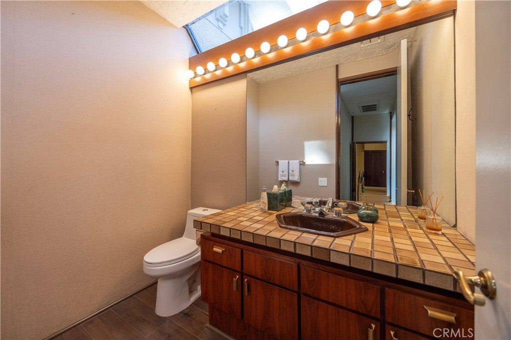 Diamond Bar, California, 91765, United States, 5 Bedrooms Bedrooms, ,6 BathroomsBathrooms,Residential,Active,1985882