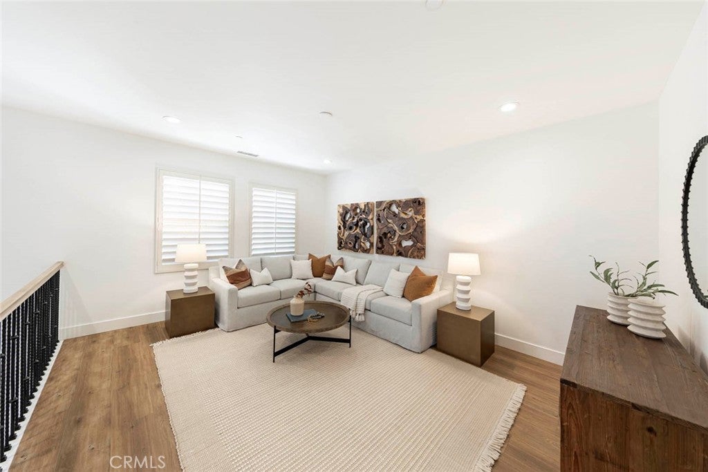 San Clemente, California, 92673, United States, 6 Bedrooms Bedrooms, ,5 BathroomsBathrooms,Residential,Active,1922275