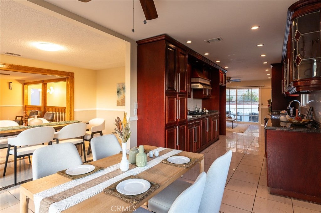 Burbank, California, 91501, United States, 5 Bedrooms Bedrooms, ,5 BathroomsBathrooms,Residential,Active,1943797