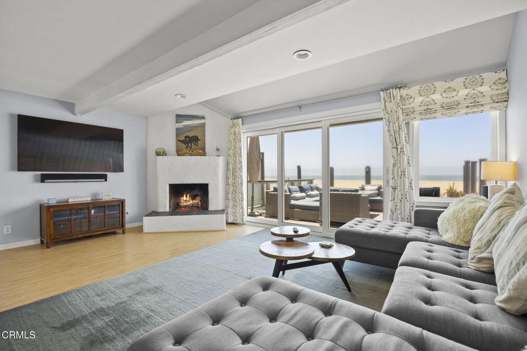 Oxnard, California, 93035, United States, 5 Bedrooms Bedrooms, ,3 BathroomsBathrooms,Residential,Active,1933720