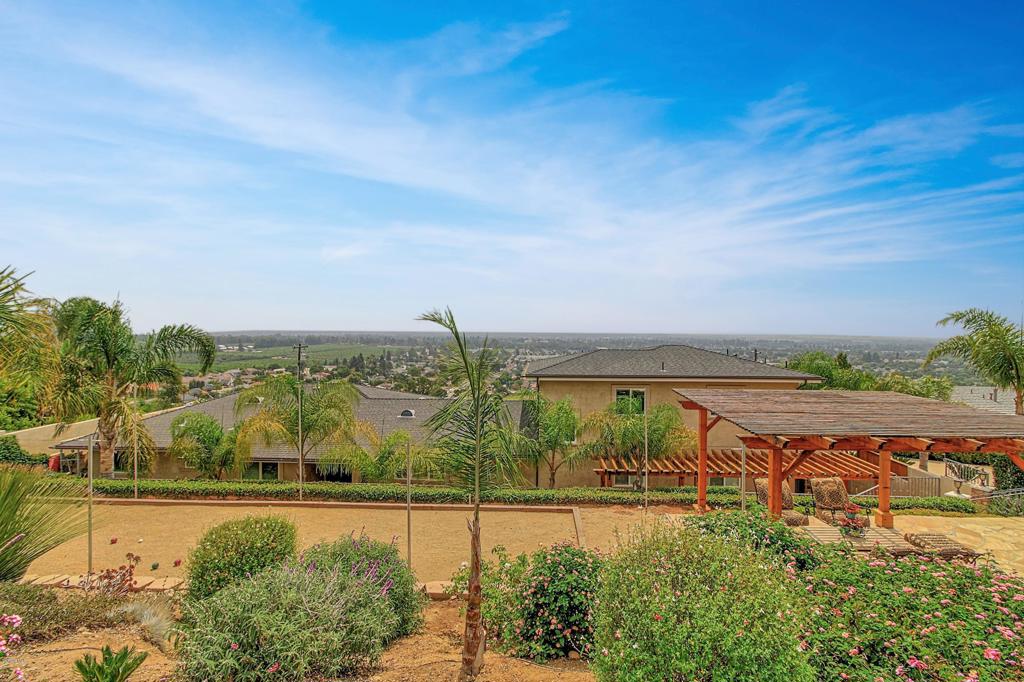 Ventura, California, 93003, United States, 4 Bedrooms Bedrooms, ,4 BathroomsBathrooms,Residential,Active,1944051