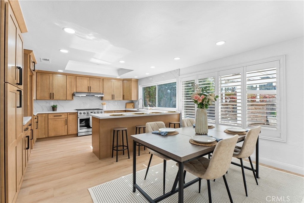 Lake Forest, California, 92630, United States, 5 Bedrooms Bedrooms, ,3 BathroomsBathrooms,Residential,Active,2002616