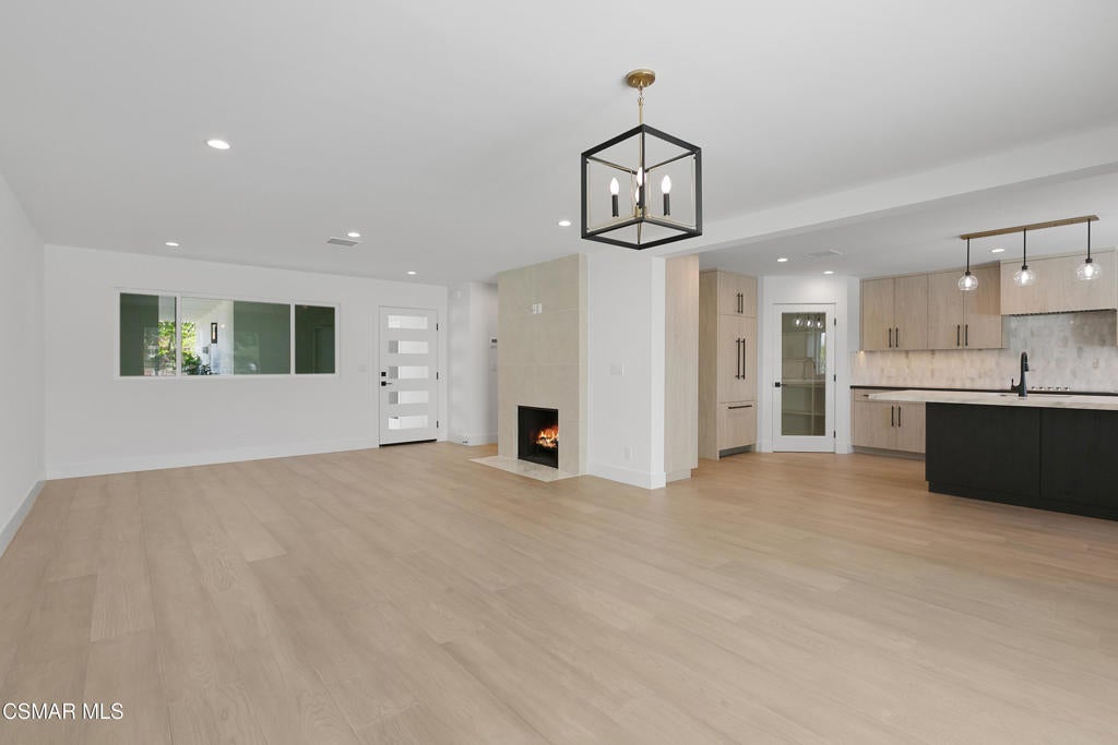 Westlake Village, California, 91361, United States, 3 Bedrooms Bedrooms, ,3 BathroomsBathrooms,Residential,Active,2031761