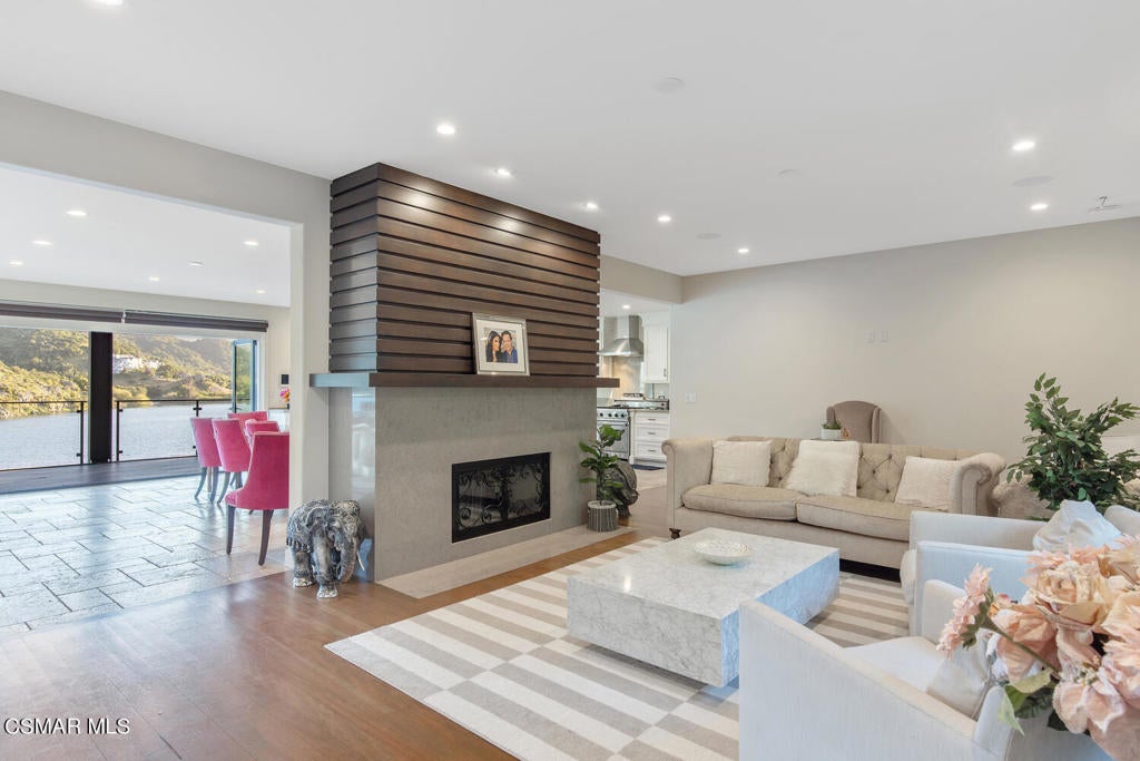 Lake Sherwood, California, 91361, United States, ,4 BathroomsBathrooms,Residential,Active,1820410