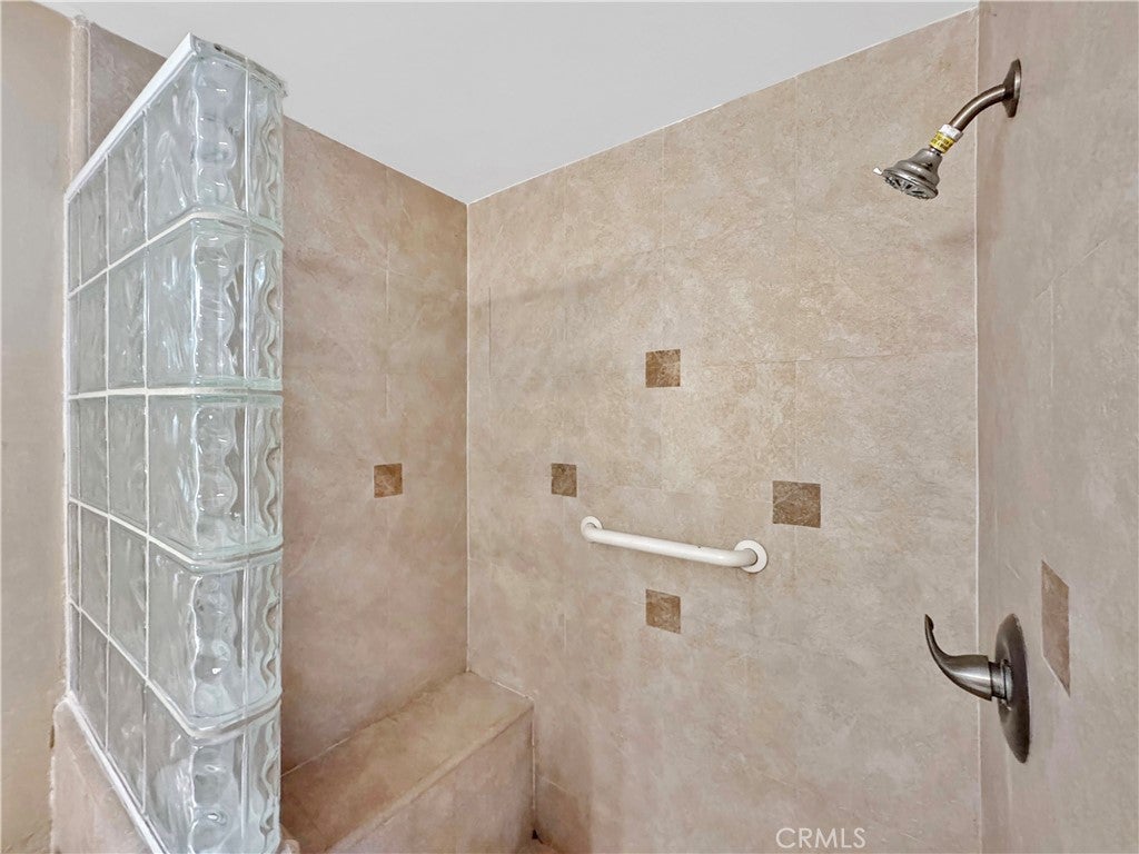 Huntington Beach, California, 92647, United States, ,5 BathroomsBathrooms,Residential,Active,1867911