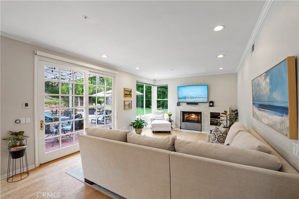 Granada Hills, California, 91344, United States, 5 Bedrooms Bedrooms, ,3 BathroomsBathrooms,Residential,Active,1952998