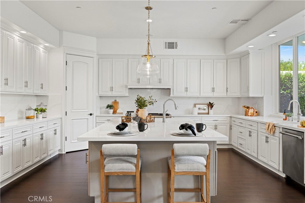 Encino, California, 91436, United States, 7 Bedrooms Bedrooms, ,7 BathroomsBathrooms,Residential,Active,1922652