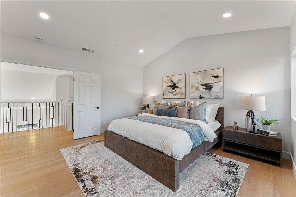 Costa Mesa, California, 92627, United States, 4 Bedrooms Bedrooms, ,3 BathroomsBathrooms,Residential,Contingent,1986895