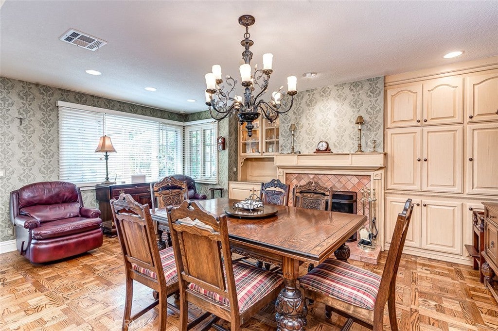 Fullerton, California, 92835, United States, 4 Bedrooms Bedrooms, ,3 BathroomsBathrooms,Residential,Active,1894565