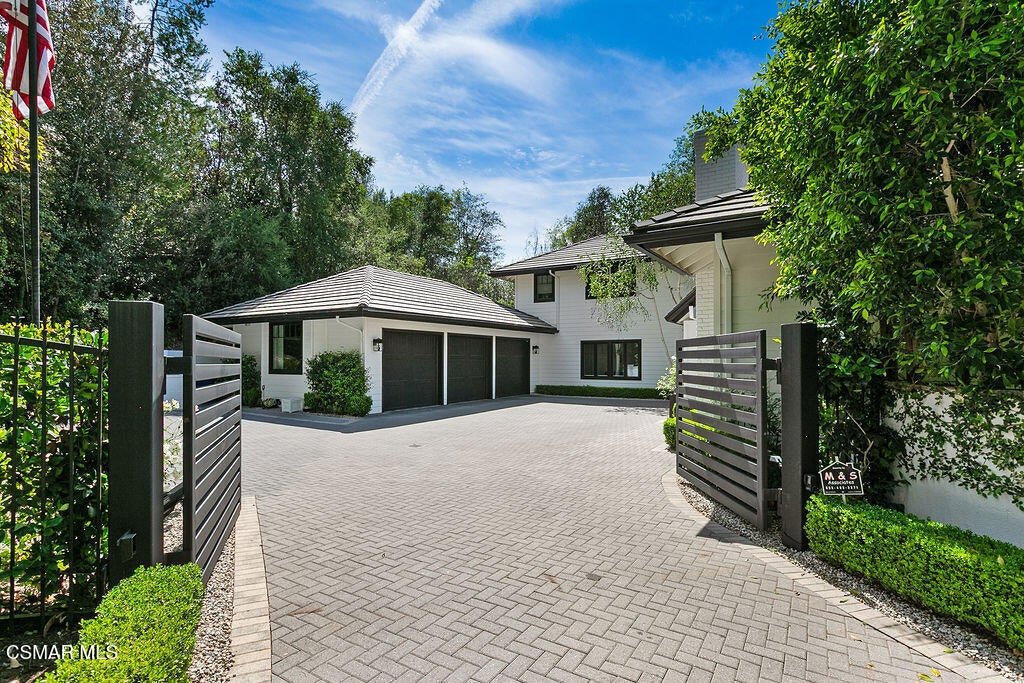 Westlake Village, California, 91362, United States, 6 Bedrooms Bedrooms, ,6 BathroomsBathrooms,Residential,Active,2031759