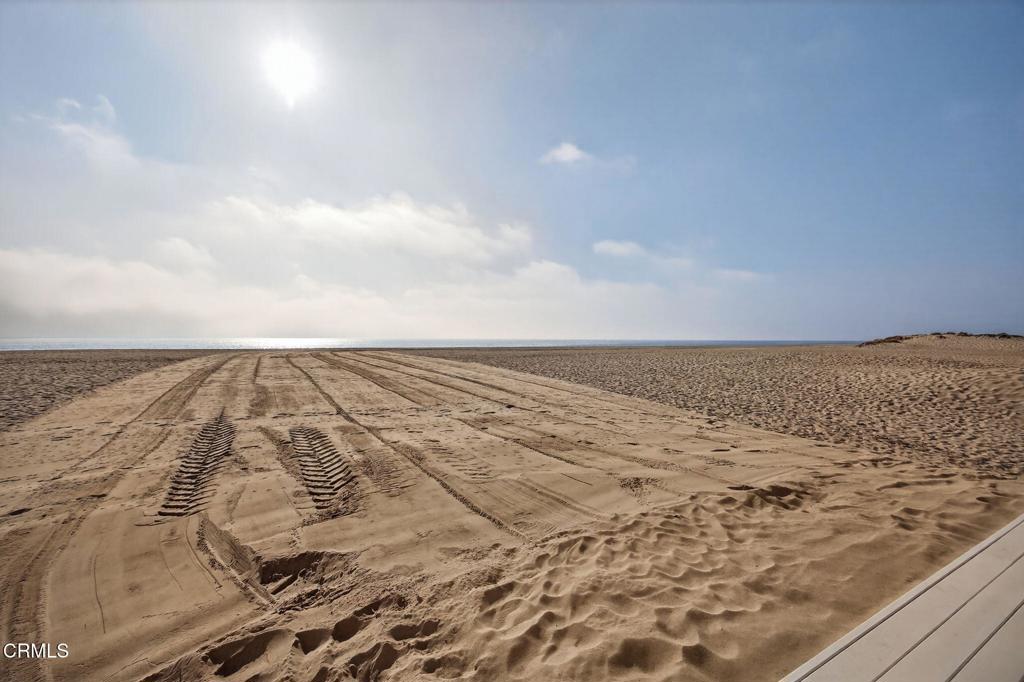 Oxnard, California, 93035, United States, 3 Bedrooms Bedrooms, ,3 BathroomsBathrooms,Residential,Active,1951816