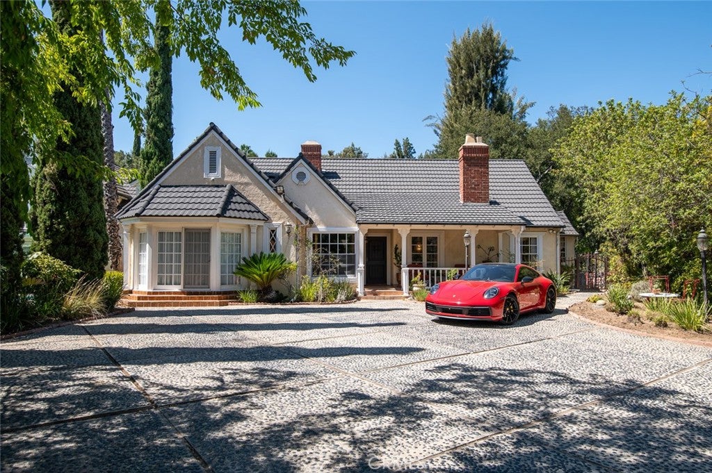Glendale, California, 91207, United States, 4 Bedrooms Bedrooms, ,4 BathroomsBathrooms,Residential,Active,1945087