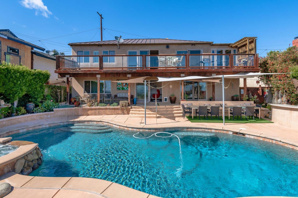 Ventura, California, 93001, United States, 3 Bedrooms Bedrooms, ,2 BathroomsBathrooms,Residential,Active,1944036