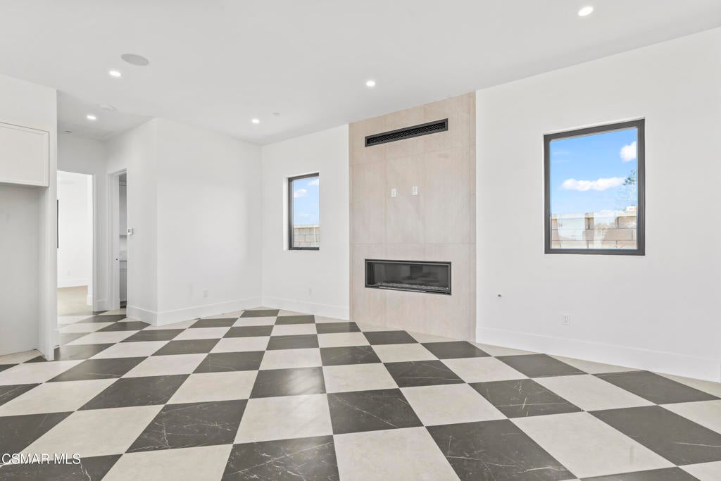 Camarillo, California, 93010, United States, 6 Bedrooms Bedrooms, ,7 BathroomsBathrooms,Residential,Active,2013156