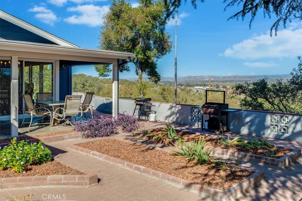 Paso Robles, California, 93446, United States, 3 Bedrooms Bedrooms, ,3 BathroomsBathrooms,Residential,Active,1990043