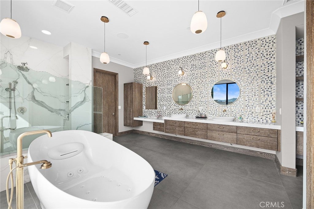 Chino Hills, California, 91709, United States, 6 Bedrooms Bedrooms, ,7 BathroomsBathrooms,Residential,Active,1998567