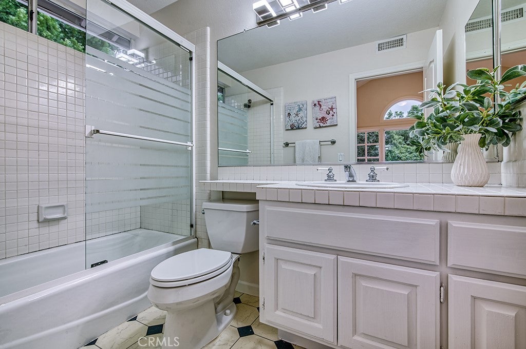 Trabuco Canyon, California, 92679, United States, 5 Bedrooms Bedrooms, ,5 BathroomsBathrooms,Residential,Active,1964270