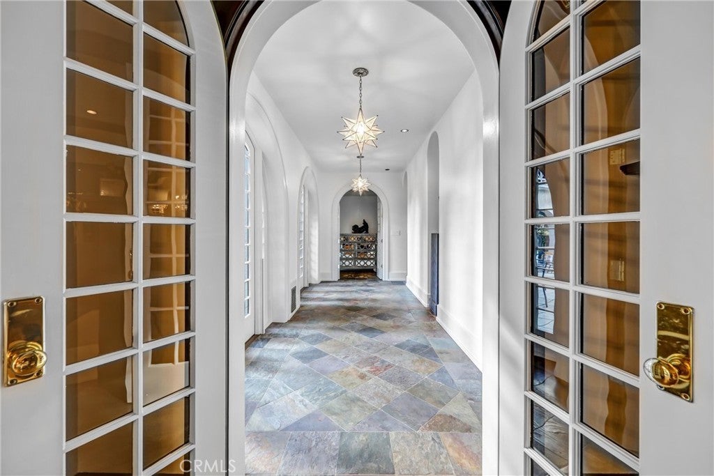 Pasadena, California, 91106, United States, 8 Bedrooms Bedrooms, ,10 BathroomsBathrooms,Residential,Active,1996260