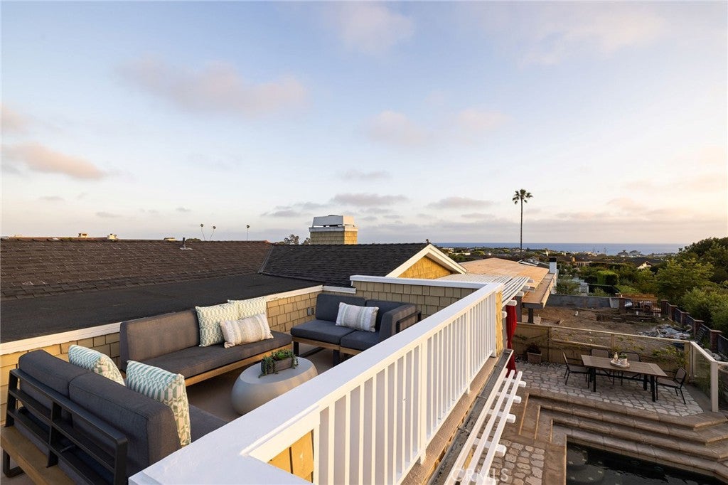 Corona Del Mar, California, 92625, United States, 4 Bedrooms Bedrooms, ,3 BathroomsBathrooms,Residential,Active,1871240