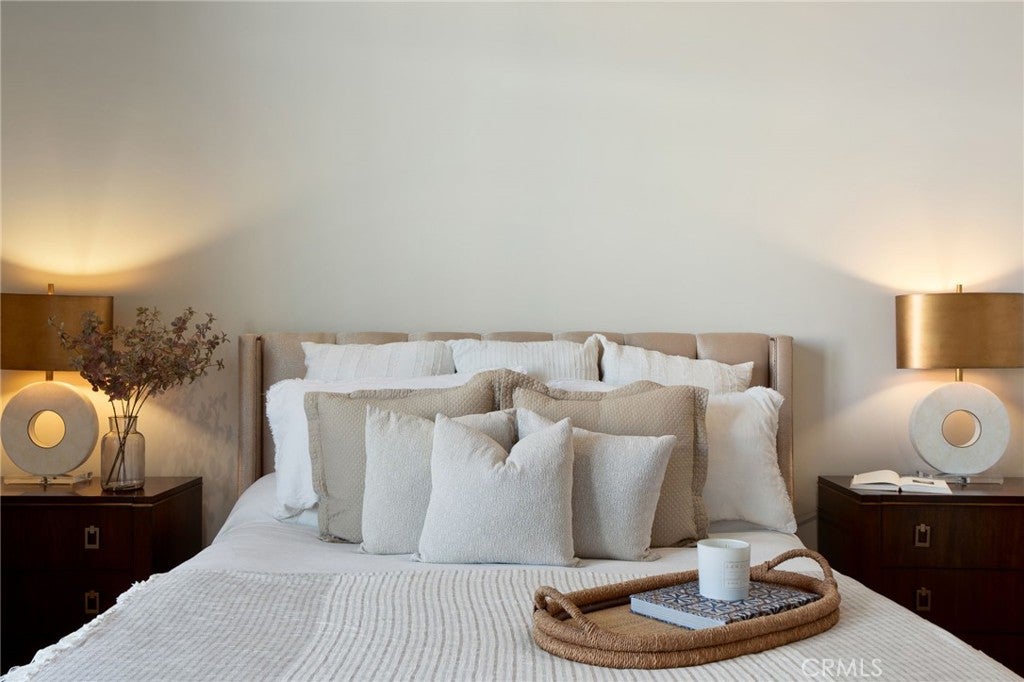 Newport Beach, California, 92660, United States, 2 Bedrooms Bedrooms, ,3 BathroomsBathrooms,Residential,Active,2009419