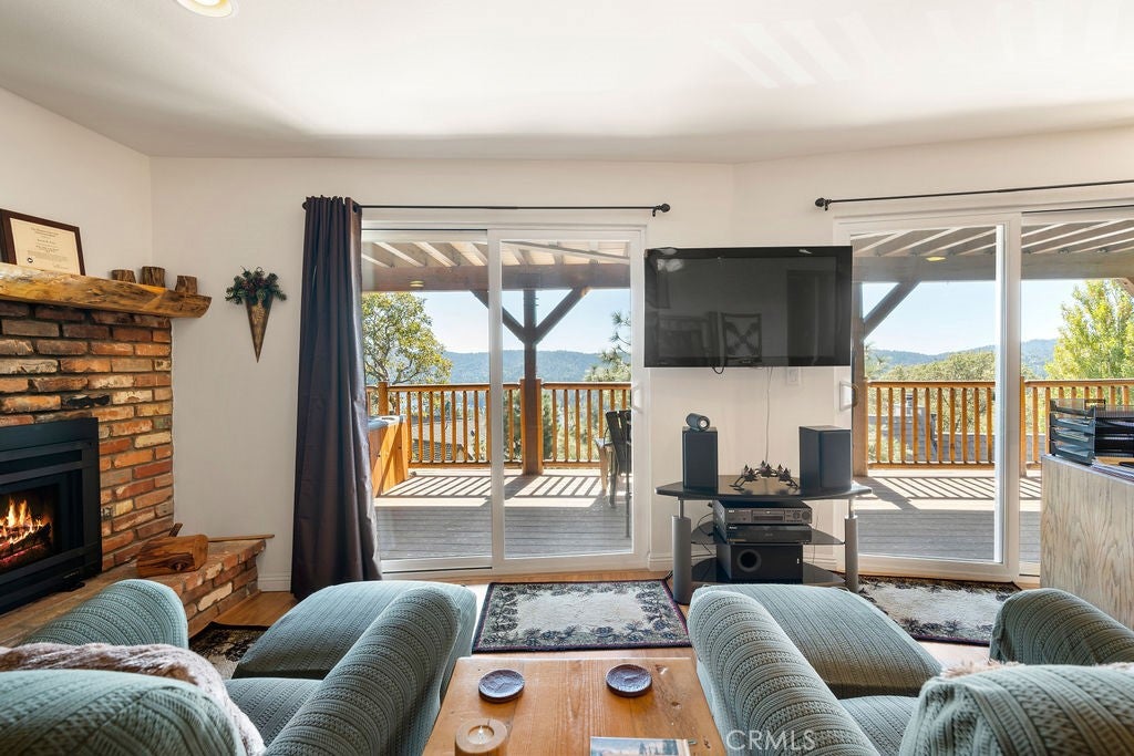 Lake Arrowhead, California, 92352, United States, 3 Bedrooms Bedrooms, ,3 BathroomsBathrooms,Residential,Active,1952988