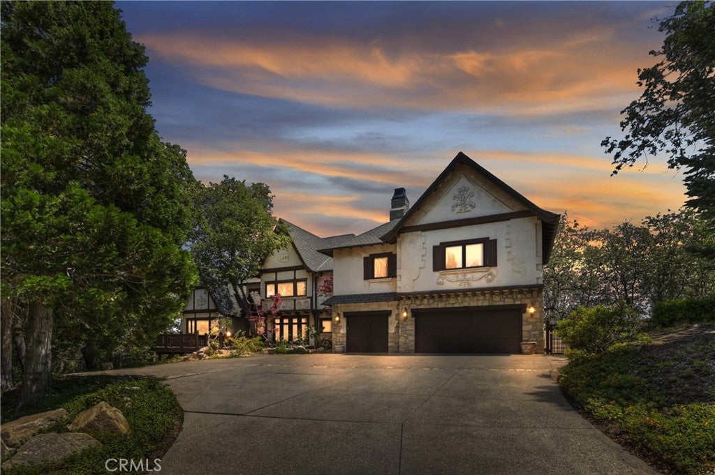 Lake Arrowhead, California, 92352, United States, 4 Bedrooms Bedrooms, ,5 BathroomsBathrooms,Residential,Active,1897983