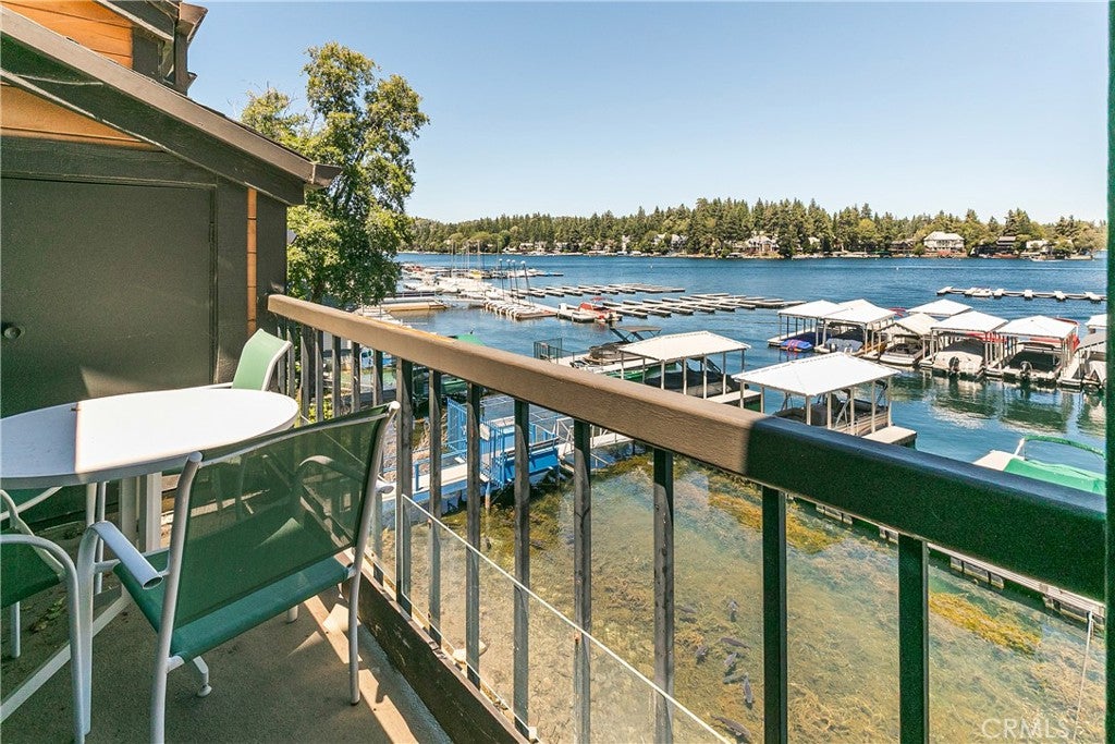 Lake Arrowhead, California, 92352, United States, 2 Bedrooms Bedrooms, ,3 BathroomsBathrooms,Residential,Active,1908134