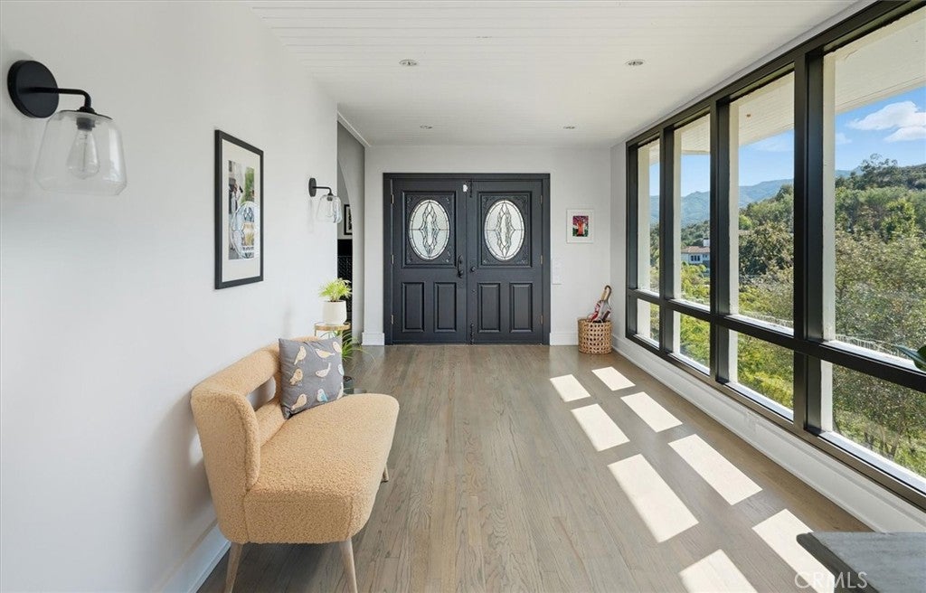 Agoura Hills, California, 91301, United States, 4 Bedrooms Bedrooms, ,5 BathroomsBathrooms,Residential,Active,1966025