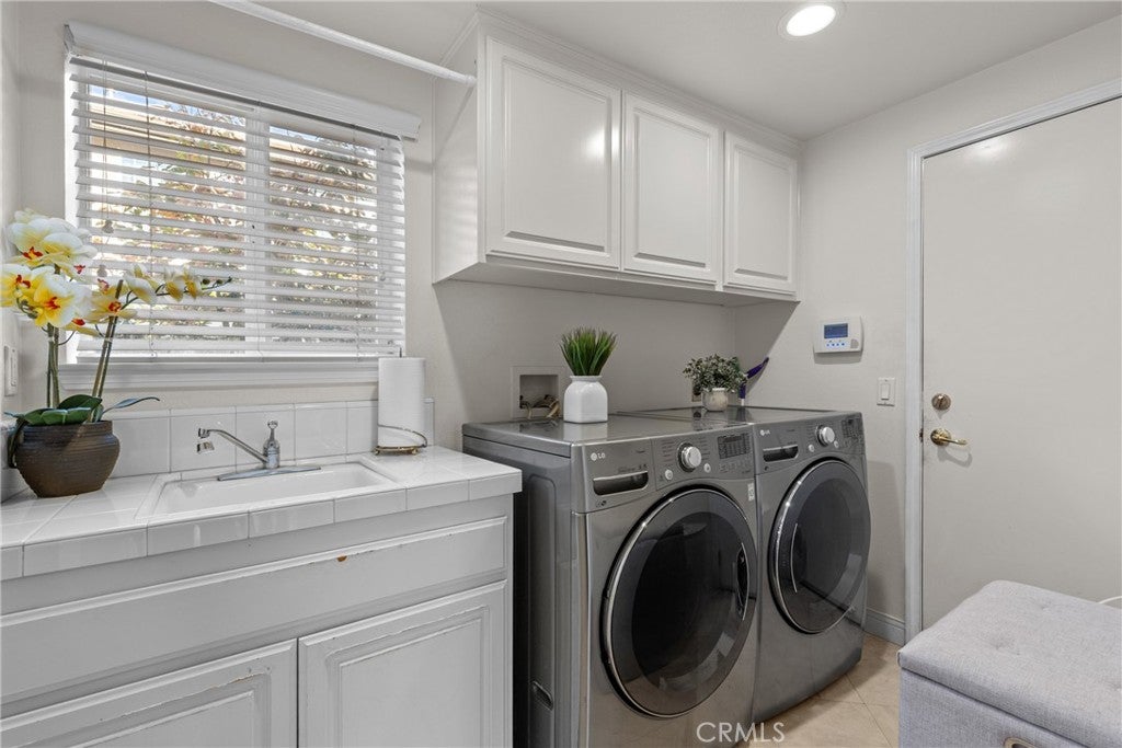 Porter Ranch, California, 91326, United States, 4 Bedrooms Bedrooms, ,4 BathroomsBathrooms,Residential,Active,1989767