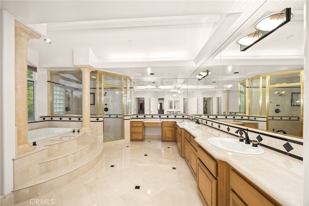 Arcadia, California, 91007, United States, 5 Bedrooms Bedrooms, ,6 BathroomsBathrooms,Residential,Active,1964469