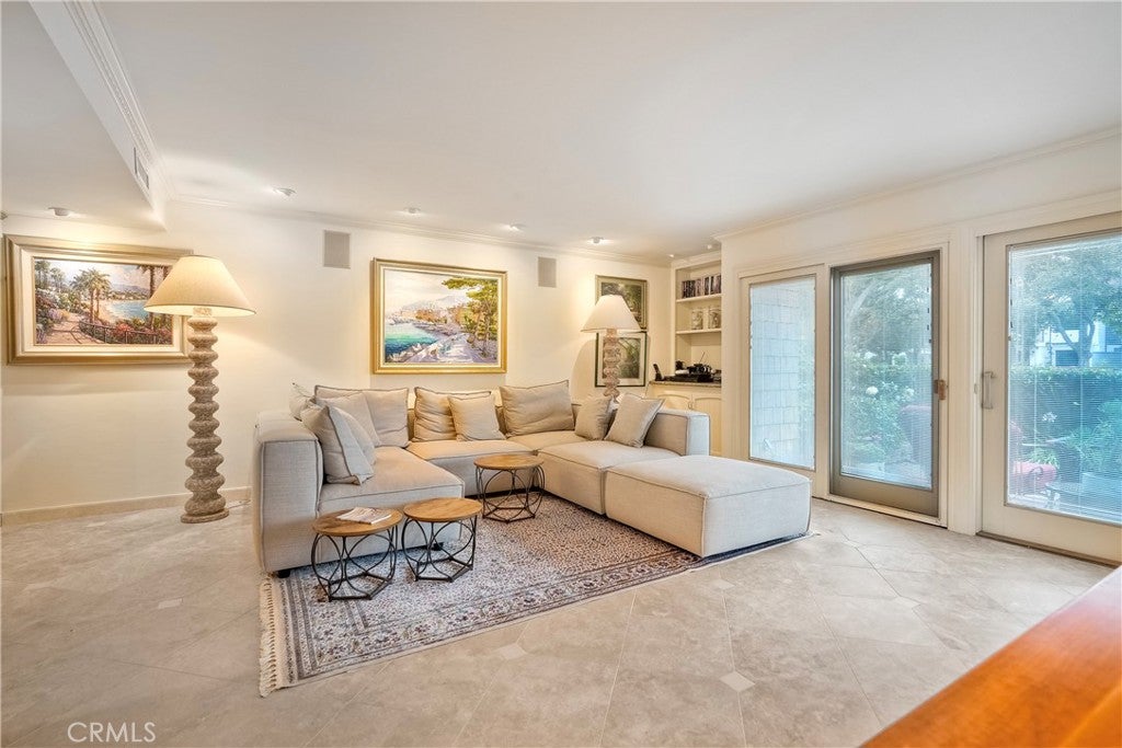Newport Beach, California, 92661, United States, 4 Bedrooms Bedrooms, ,3 BathroomsBathrooms,Residential,Active,1894578