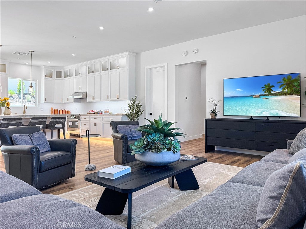 Temecula, California, 92591, United States, 3 Bedrooms Bedrooms, ,3 BathroomsBathrooms,Residential,Active,1711275