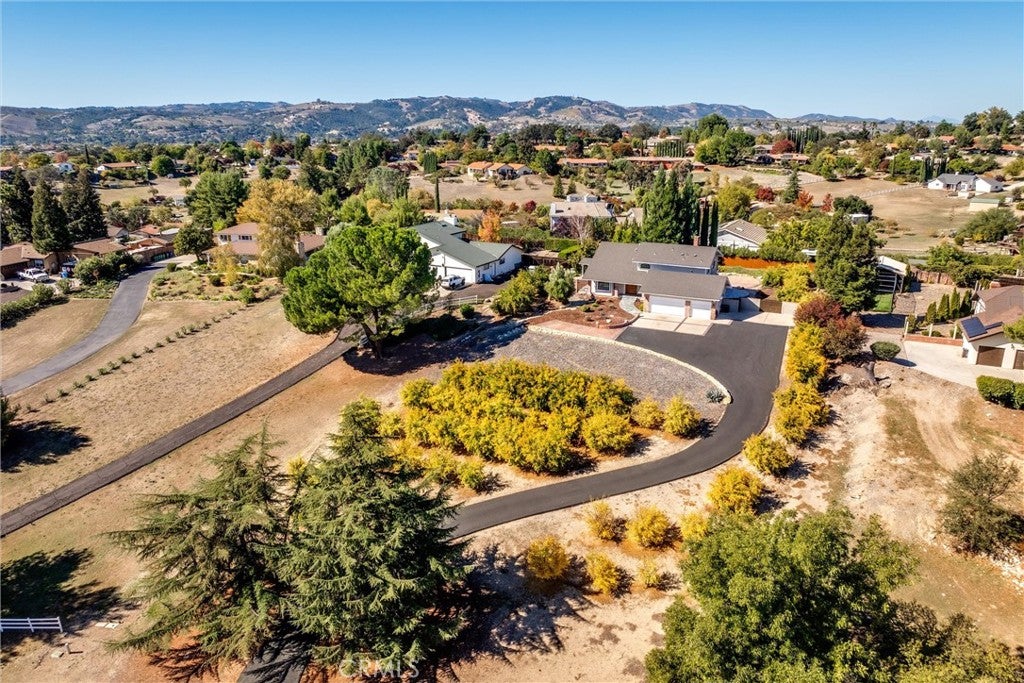 Paso Robles, California, 93446, United States, 4 Bedrooms Bedrooms, ,3 BathroomsBathrooms,Residential,Active,1973344