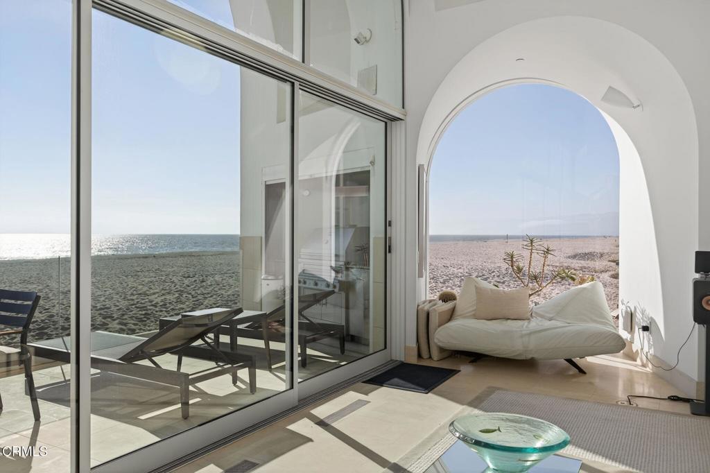 Oxnard, California, 93035, United States, 4 Bedrooms Bedrooms, ,5 BathroomsBathrooms,Residential,Active,1904736