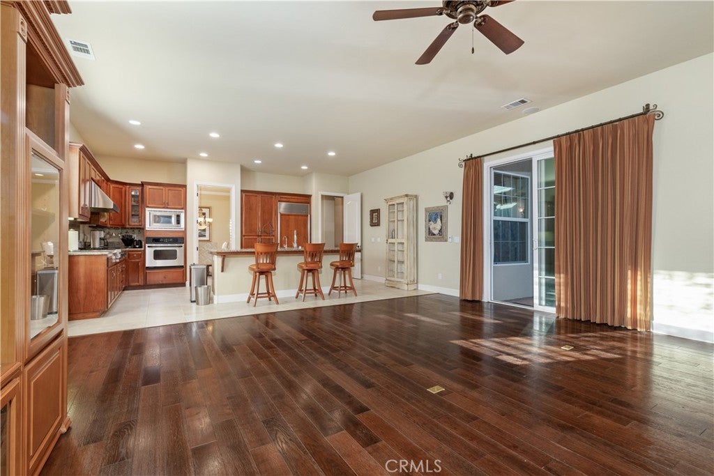 Paso Robles, California, 93446, United States, 4 Bedrooms Bedrooms, ,3 BathroomsBathrooms,Residential,Active,2006788