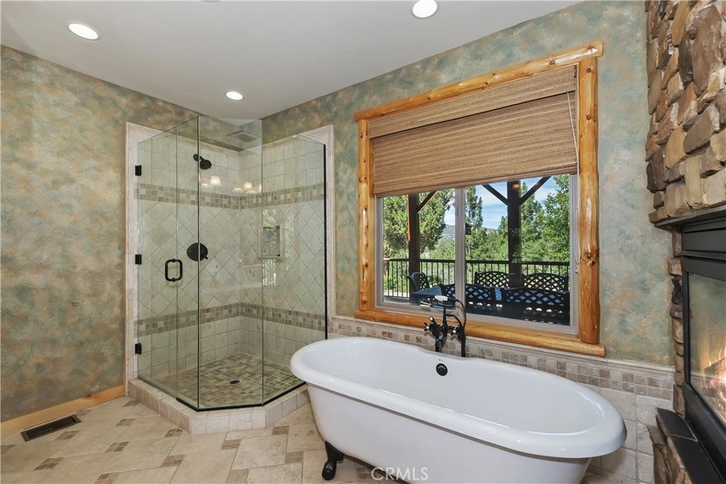 Big Bear Lake, California, 92315, United States, 4 Bedrooms Bedrooms, ,4 BathroomsBathrooms,Residential,Active,1905113