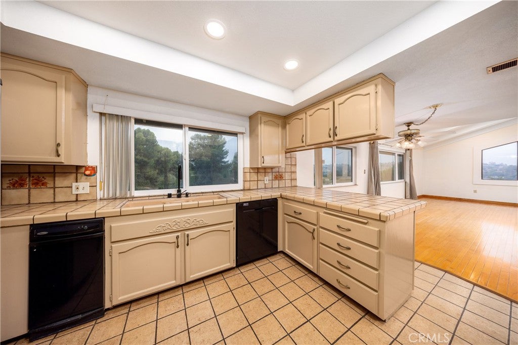 Diamond Bar, California, 91765, United States, 4 Bedrooms Bedrooms, ,4 BathroomsBathrooms,Residential,Active,2007087