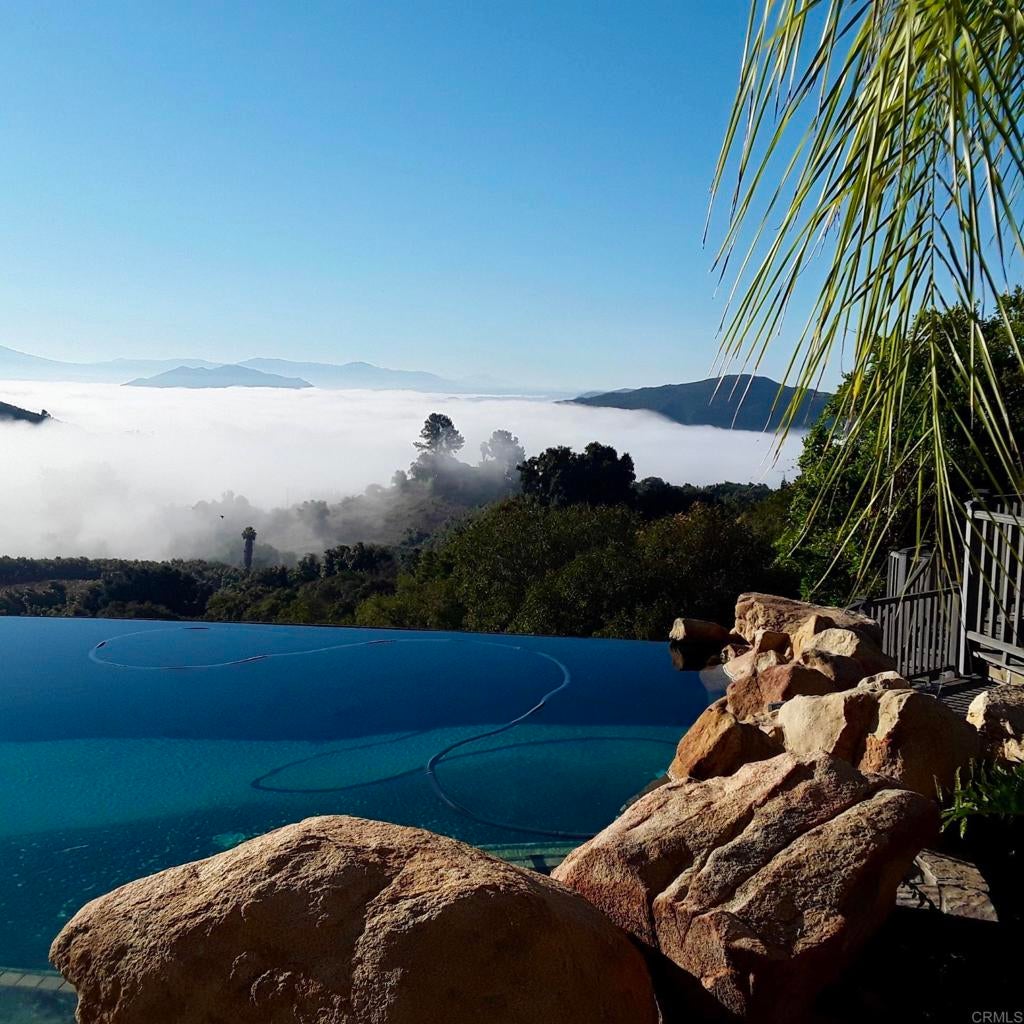 Fallbrook, California, 92028, United States, 3 Bedrooms Bedrooms, ,2 BathroomsBathrooms,Residential,Pending,1929395